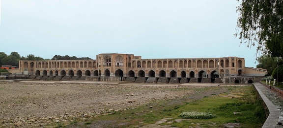Ispahan : pont à 2 niveaux - pol-è-Khadjo