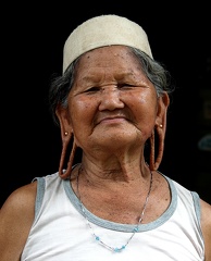 Dayak Kenyah : vieille femme