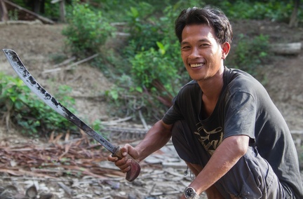 Mentawai : prépération des outils de dépeçage