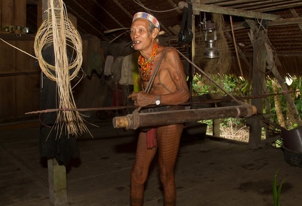 Mentawai : preparation à une balade dans la jungle boueuse