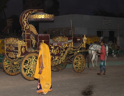 Ahmedabad : mariage dans quartier pauvre lors de la nuit de Holika