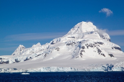 antarctique : mont français
