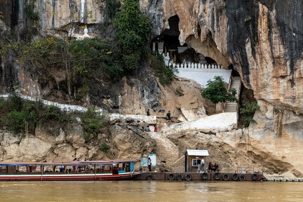 sur le Mékong : grottes de Tham Thim