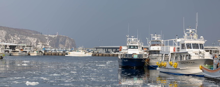 glaçons dans le port près de la péninsule de Shiretoko