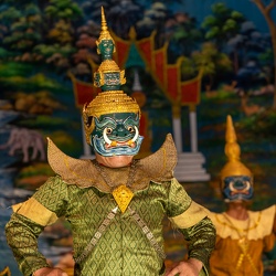spectacle de danses au palais royal de Luang Prabang